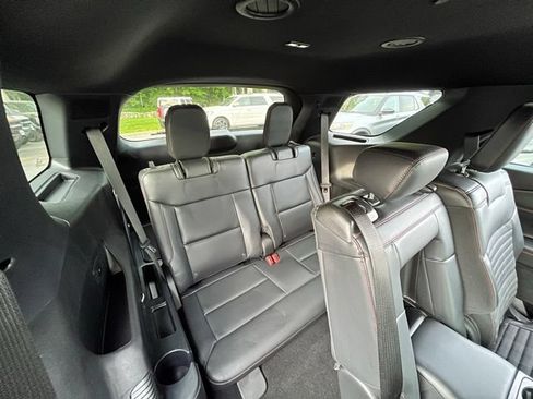 Used 2025 Ford Explorer ST-Line w/ ST-Line Street Pack AWD/4WD image 22