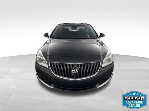 Used 2017 Buick Regal AWD image 2