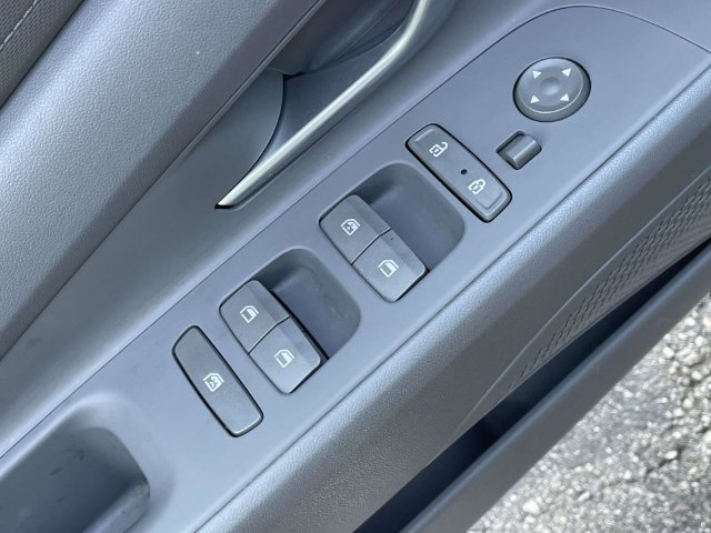 Certified 2023 Hyundai Elantra SEL FWD image 19