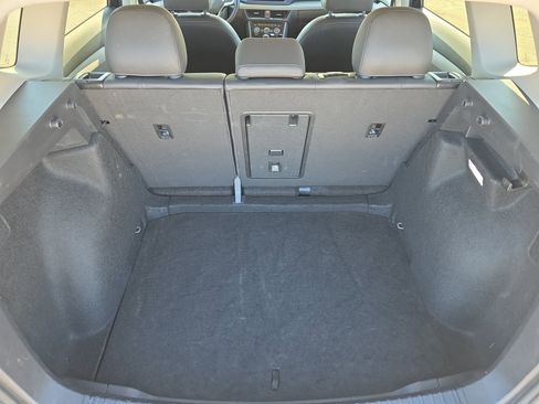 Used 2024 Volkswagen Taos SE image 12