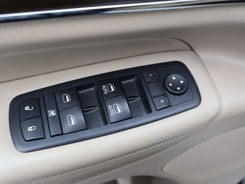 Used 2017 Jeep Grand Cherokee Limited w/ Luxury Group II AWD/4WD image 15