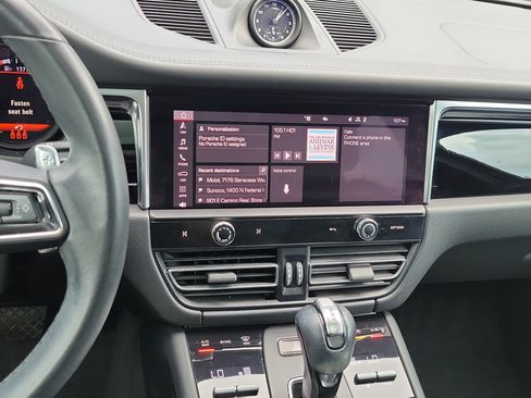 Used 2022 Porsche Macan AWD/4WD image 23