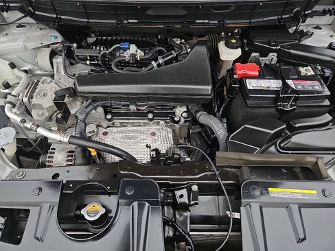 Certified 2019 Nissan Rogue S image 27