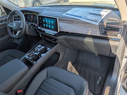 New 2025 Volkswagen Atlas SEL image 33