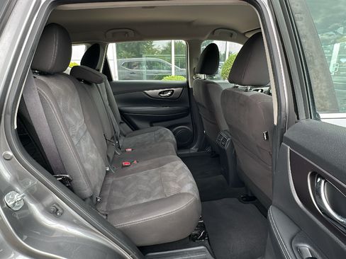 Used 2016 Nissan Rogue S AWD/4WD image 25