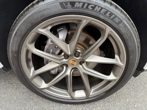 Used 2022 Porsche Macan w/ Premium Package Plus AWD/4WD image 18