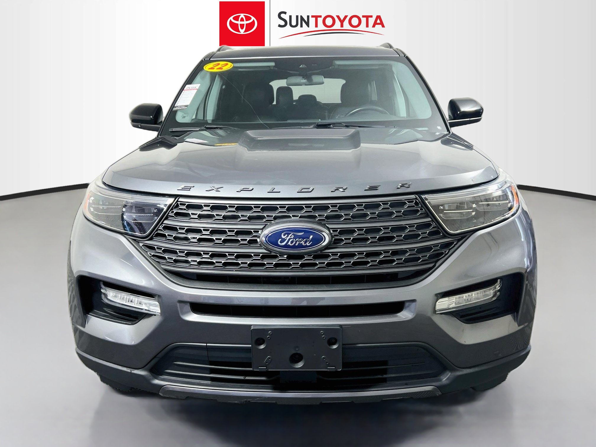 Used 2022 Ford Explorer XLT w/ Equipment Group 202A AWD/4WD image 9