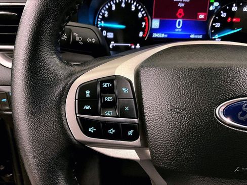 Certified 2022 Ford Explorer XLT w/ Equipment Group 202A image 17