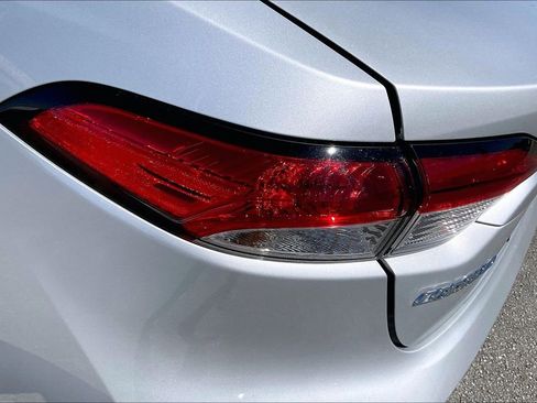 Used 2022 Toyota Corolla LE FWD image 28