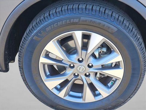 Used 2017 Nissan Murano SV image 19