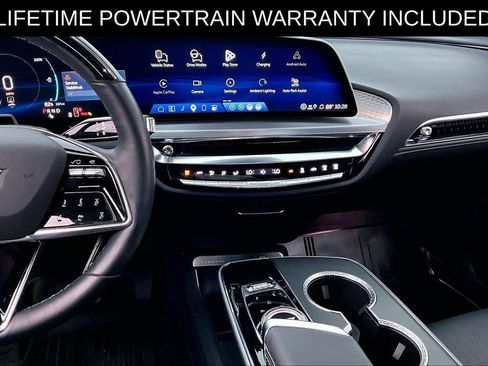 Used 2025 Cadillac Lyriq Luxury w/ LPO, Floor Liner Package AWD/4WD image 8