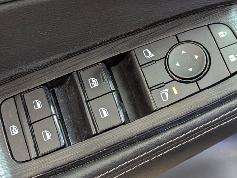 Used 2022 Nissan Rogue SV image 22