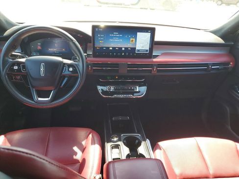 Used 2023 Lincoln Corsair Reserve AWD/4WD image 10