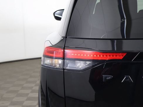 Used 2024 Nissan Pathfinder SV w/ Black Appearance Package AWD/4WD image 15