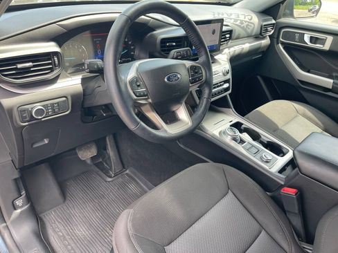 Certified 2023 Ford Explorer XLT AWD/4WD image 5