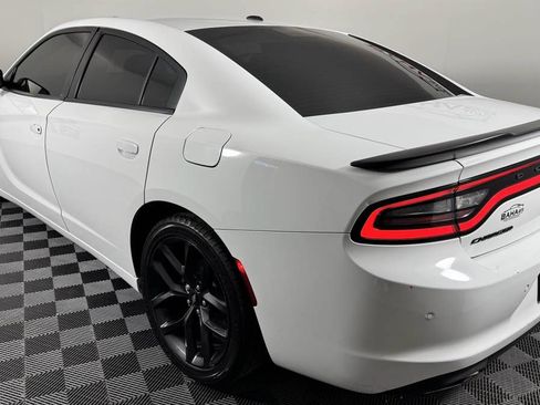 Used 2022 Dodge Charger SXT w/ Blacktop Package RWD image 4