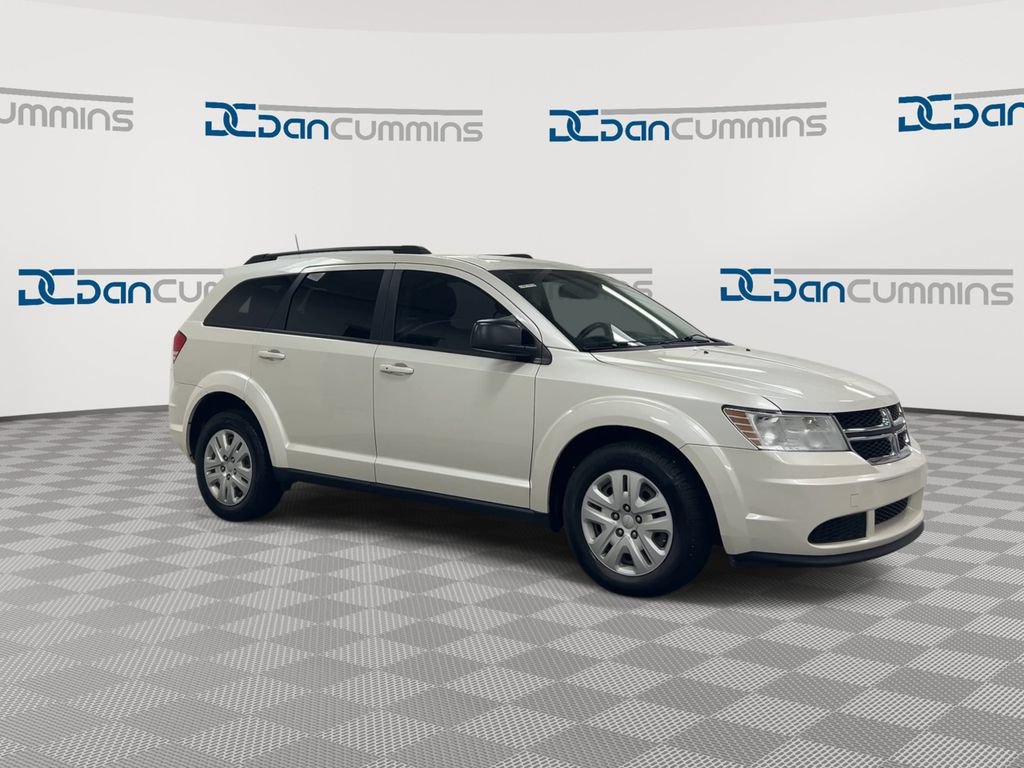 Used 2018 Dodge Journey SE w/ Connectivity Group FWD image 2