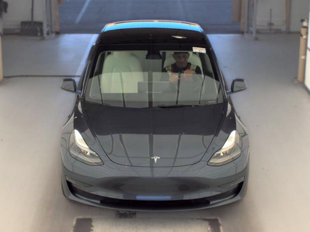 Used 2023 Tesla Model 3 Standard Range RWD image 2
