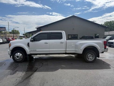 Used 2017 Ford F450 Platinum w/ Platinum Ultimate Package AWD/4WD image 2