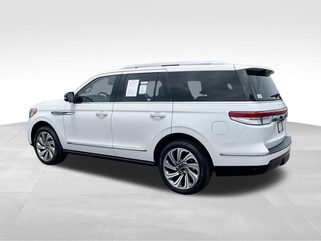 Used 2022 Lincoln Navigator Reserve AWD/4WD image 6