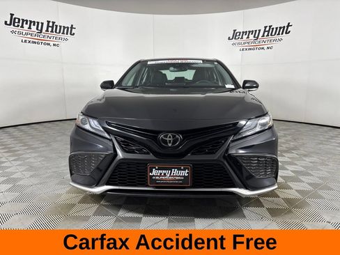Used 2022 Toyota Camry XSE w/ Carpet Mat Package (TMS) FWD image 3