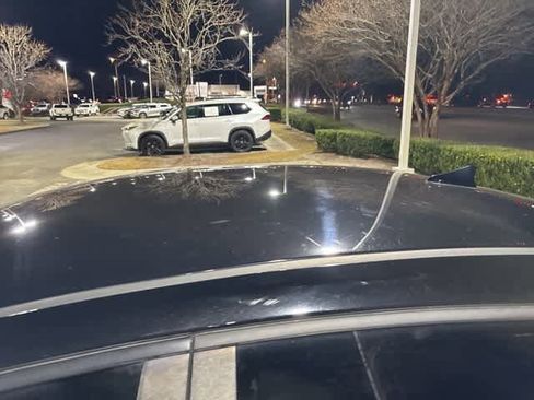 Used 2023 Hyundai Elantra SEL w/ Preferred Accessory Package image 8