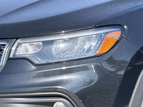 Used 2023 Jeep Compass Latitude w/ Convenience Group image 5