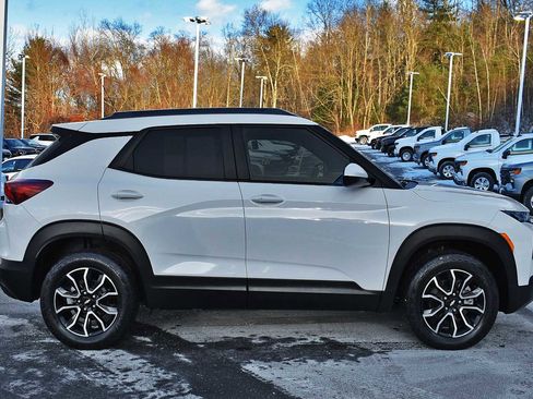 Used 2022 Chevrolet TrailBlazer ACTIV w/ Sun and Liftgate Package image 6