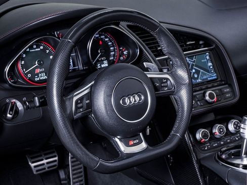 Used 2015 Audi R8 V10 w/ Full Leather Package image 24