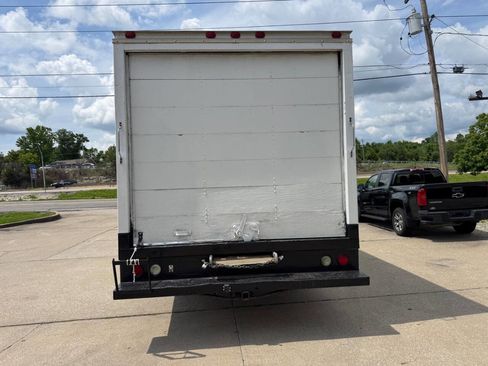 Used 1998 Ford E-350 and Econoline 350 RWD image 8