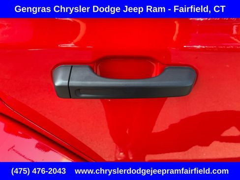 Certified 2025 Jeep Wrangler Unlimited Sahara w/ Safety Group AWD/4WD image 24