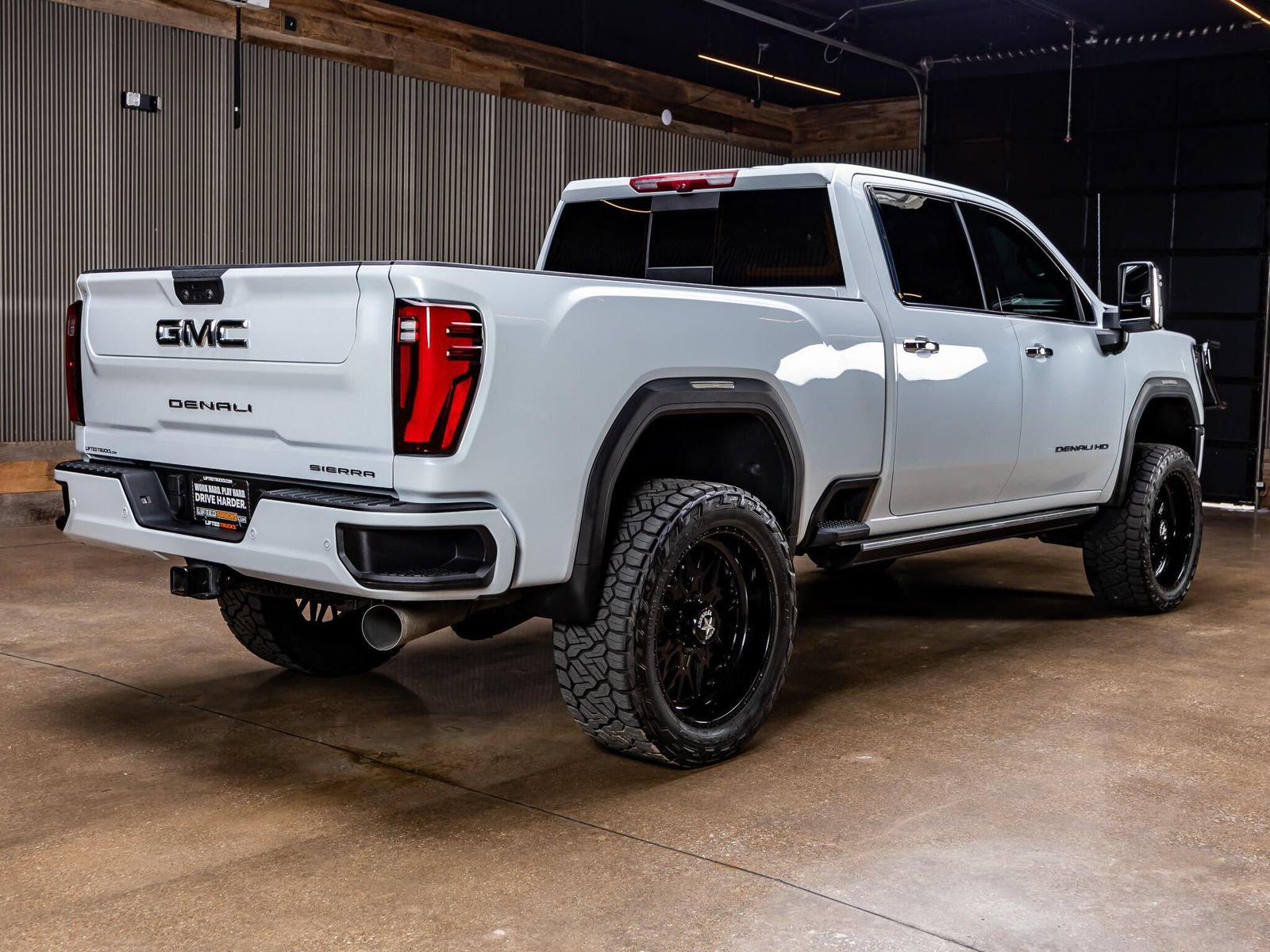 Used 2026 GMC Sierra 2500 Denali Ultimate AWD/4WD image 9