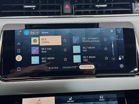 Used 2023 Land Rover Range Rover Evoque R-Dynamic S image 19