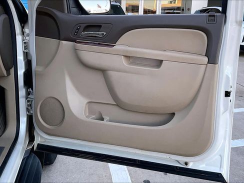 Used 2011 Chevrolet Tahoe LTZ image 22