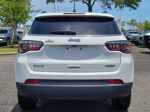 Used 2024 Jeep Compass Latitude AWD/4WD image 10