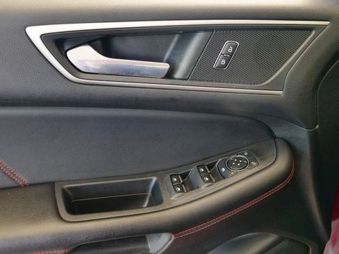 Used 2022 Ford Edge ST-Line w/ Class II Trailer Tow Package image 29