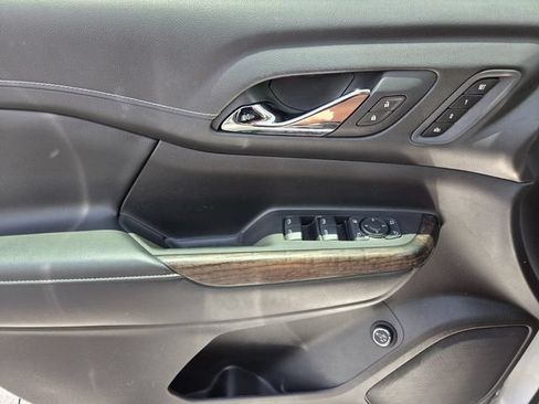 Certified 2020 GMC Acadia Denali w/ Technology Package FWD image 19