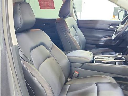 Certified 2026 Nissan Pathfinder SL FWD image 24