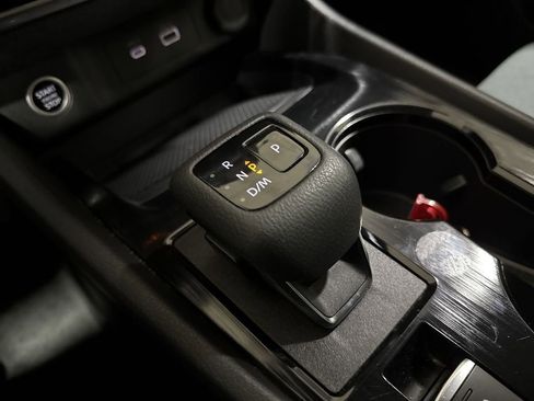 Used 2023 Nissan Rogue S image 17