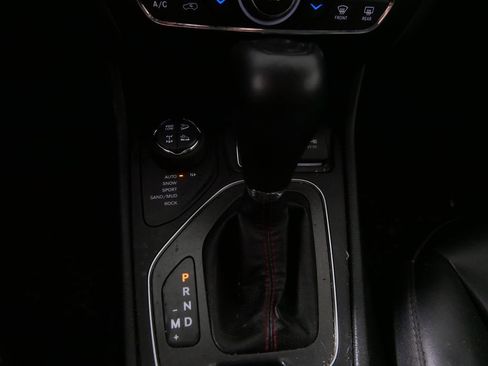 Used 2020 Jeep Cherokee Trailhawk w/ Cold Weather Group AWD/4WD image 24