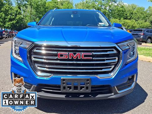 Used 2024 GMC Terrain SLT AWD/4WD image 2