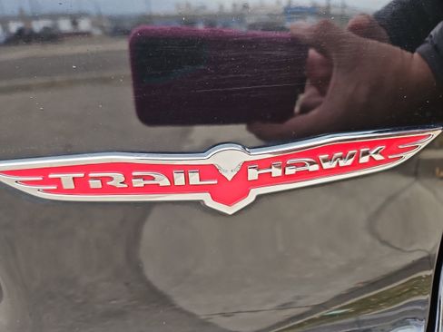 Used 2021 Jeep Cherokee Trailhawk image 33