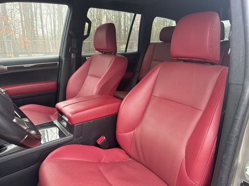 Used 2023 Lexus GX 460 Premium w/ Premium Package image 12