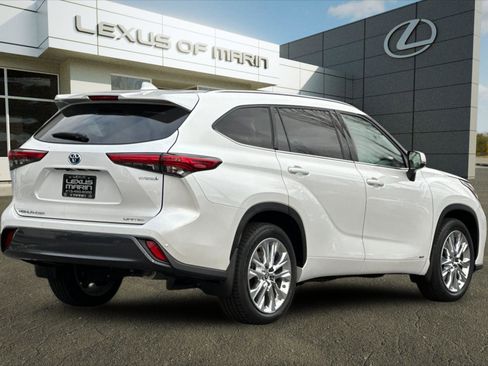 Used 2023 Toyota Highlander Limited image 8