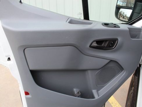 Used 2017 Ford Transit 350 XL image 7