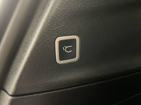 Used 2025 Chrysler Pacifica Select FWD image 29