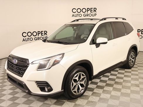 Used 2022 Subaru Forester Premium image 10
