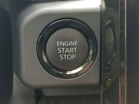 Used 2025 Toyota Tacoma Limited AWD/4WD image 36