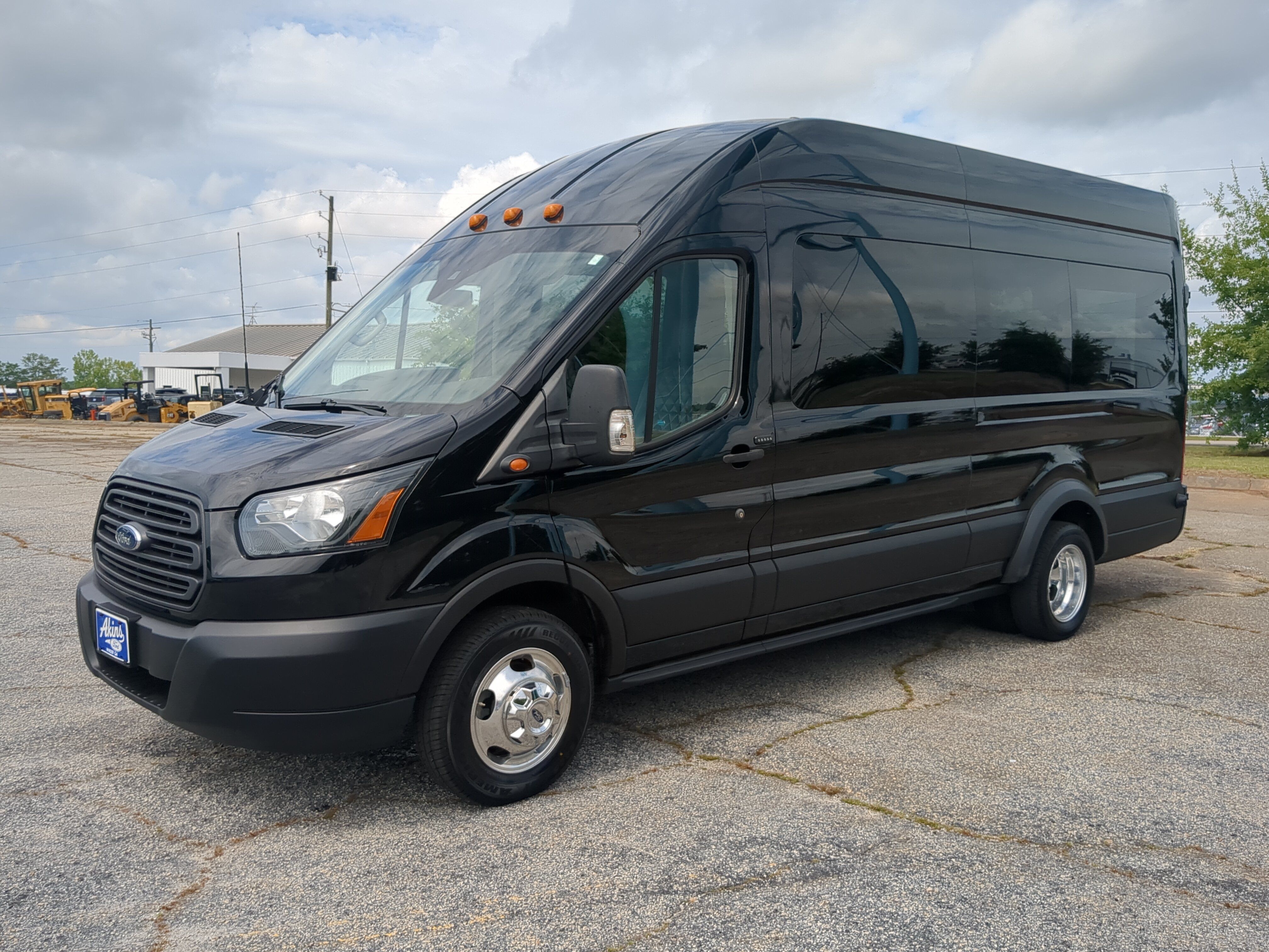 Used 2018 Ford Transit 350 148 High Roof Extended DRW RWD image 6