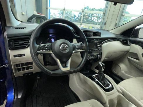 Used 2018 Nissan Rogue Sport SV image 13